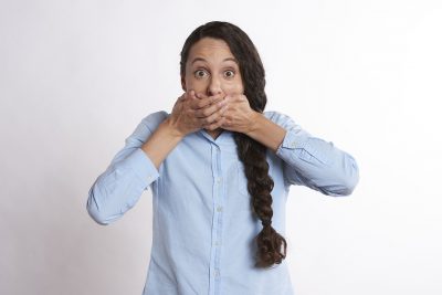 É normal ter um caroço no céu da boca? - Blog Dentalclean
